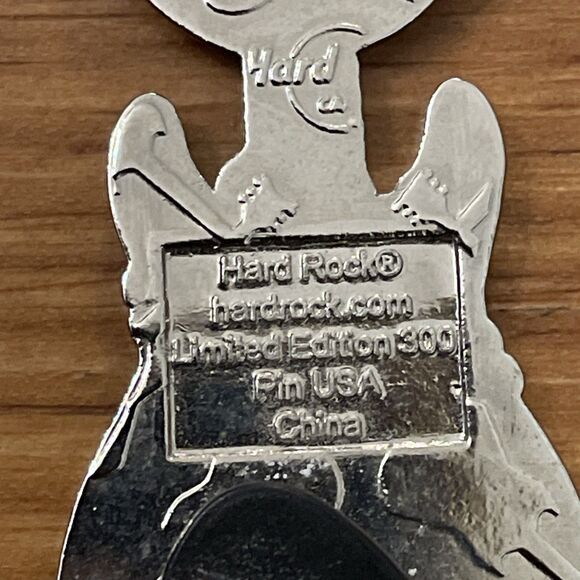 Hard Rock Cafe Biloxi 2010 Guitar Pin Limited Edition 300 Collectible Music - Picture 2 of 9